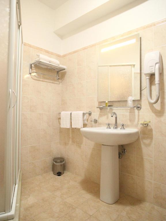 Hotel Pineta Cagli Habitación foto