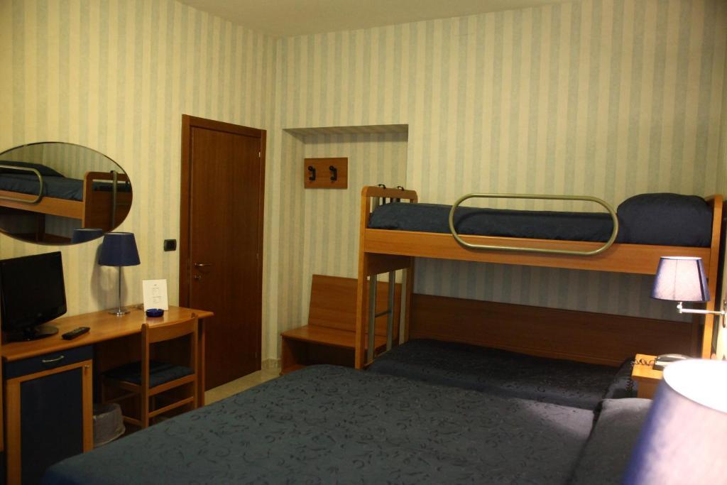 Hotel Pineta Cagli Habitación foto